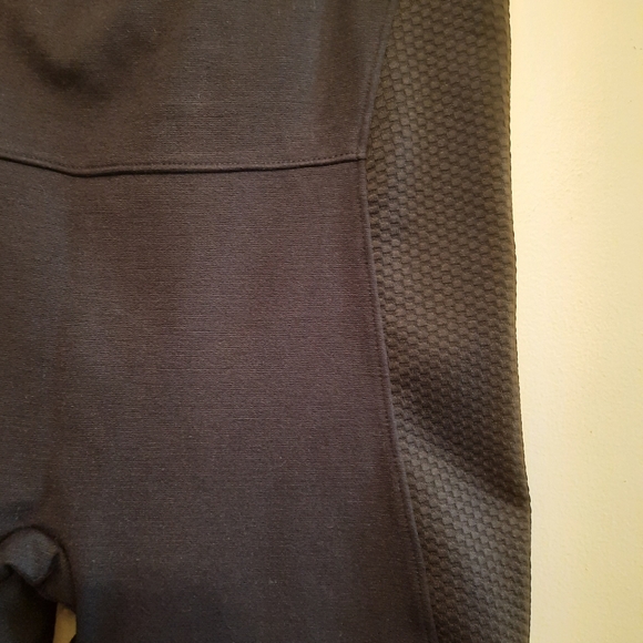 Spanx Black Textured Side Panels Legging Pant Size M - Picture 5 of 14
